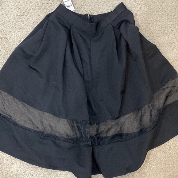 Express skirt with mesh layer - Picture 2 of 3